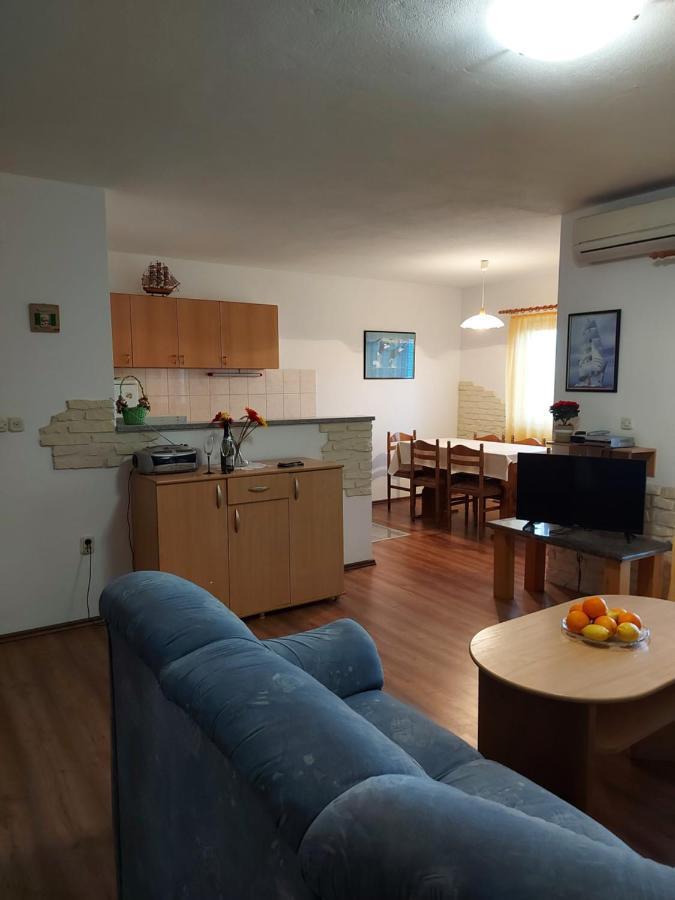 Apartmani Tatjana Okrug Gornji Bagian luar foto