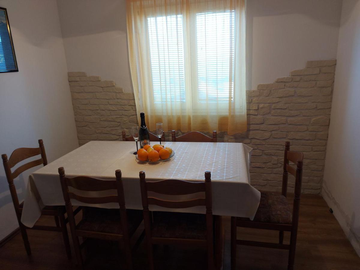 Apartmani Tatjana Okrug Gornji Bagian luar foto
