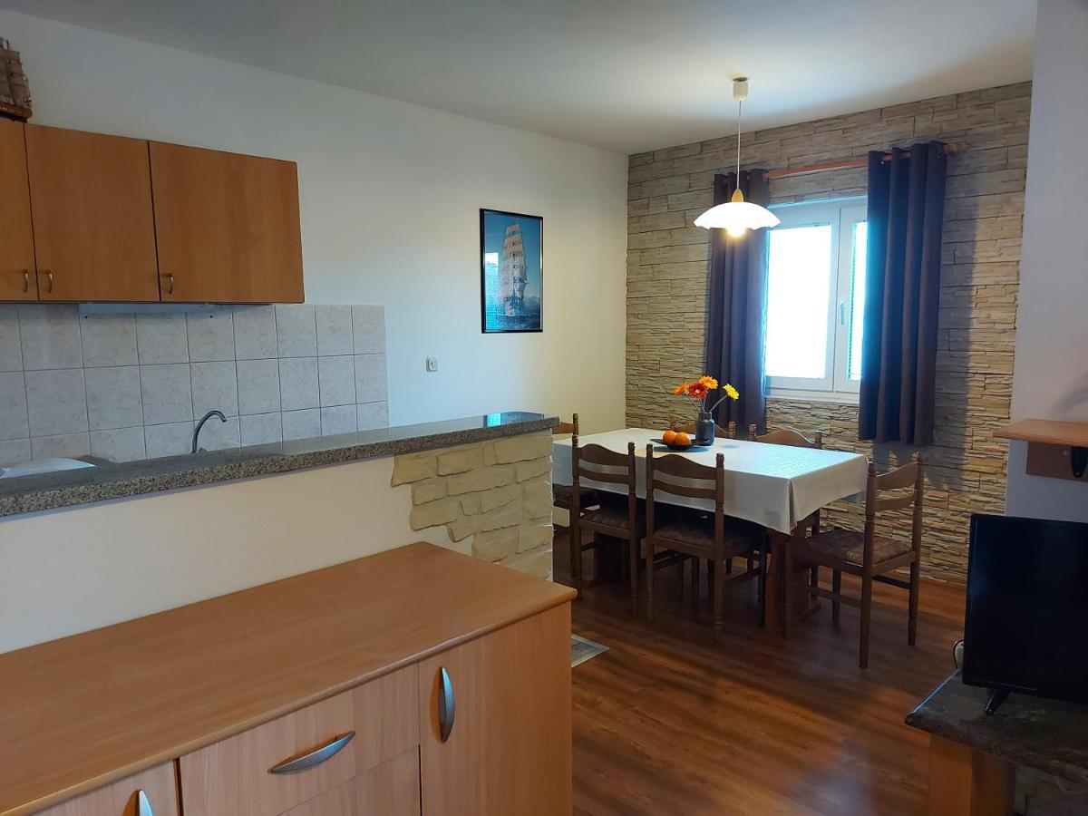Apartmani Tatjana Okrug Gornji Bagian luar foto